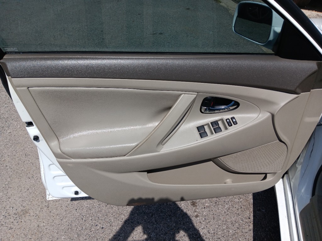2010 Toyota Camry Image 15