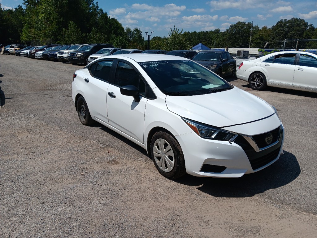 2020 Nissan Versa Image 3