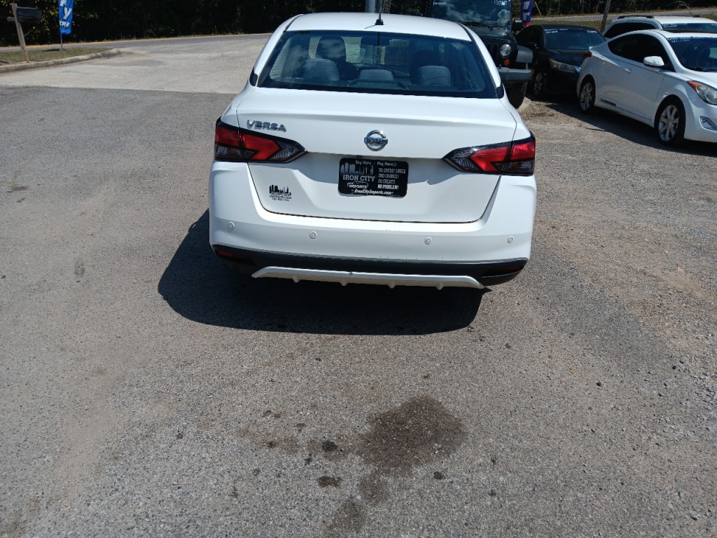 2020 Nissan Versa Image 5