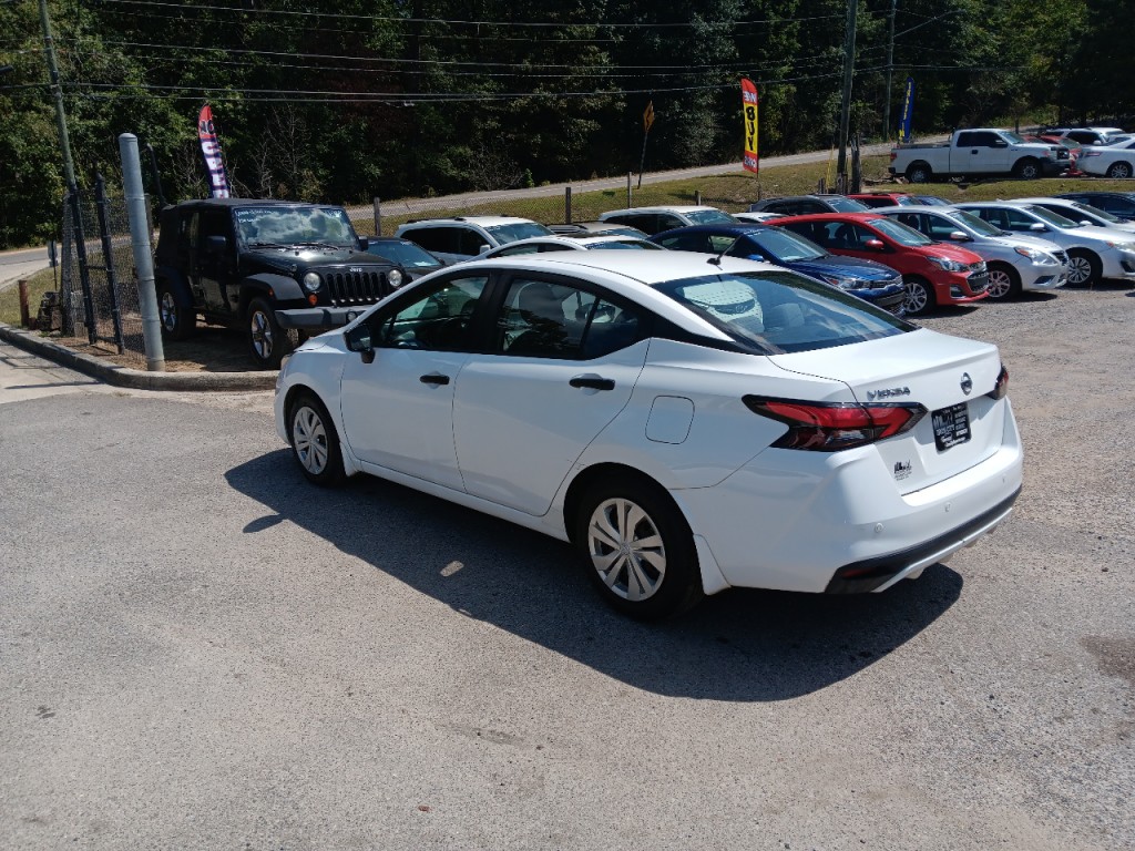 2020 Nissan Versa Image 6