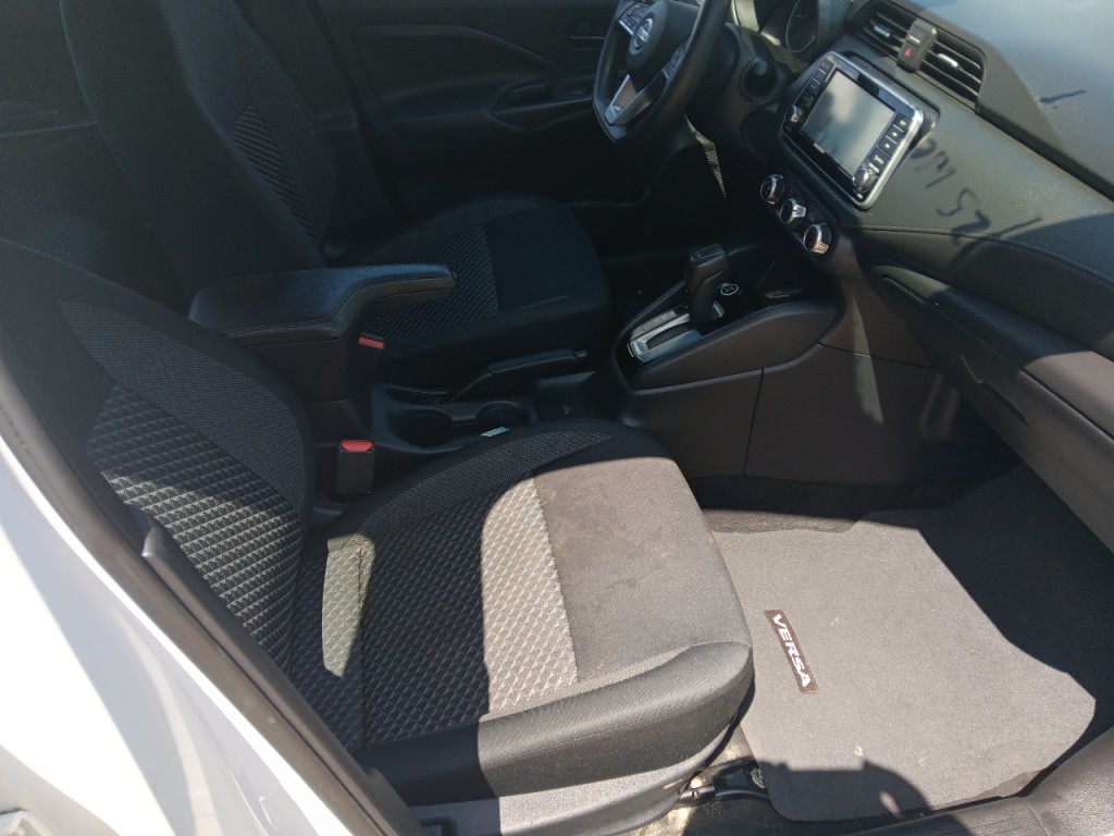 2020 Nissan Versa Image 8