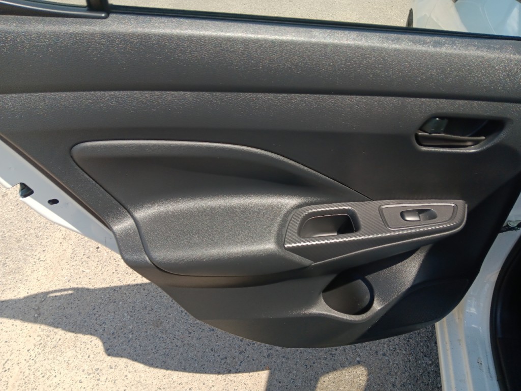 2020 Nissan Versa Image 11