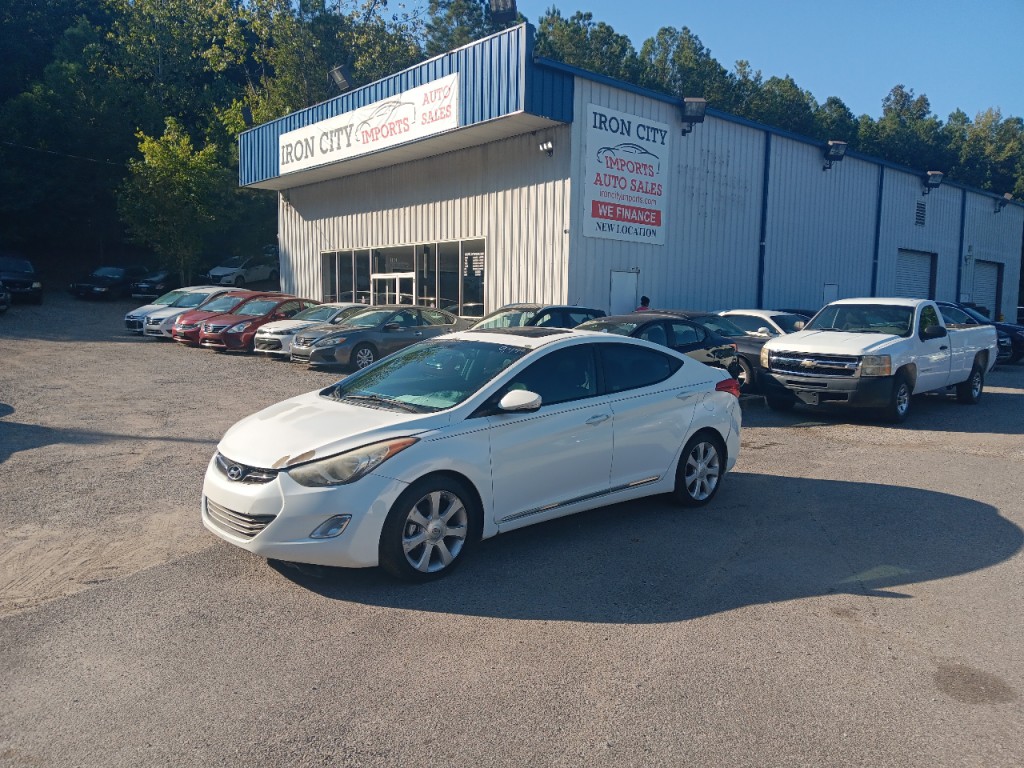 2013 Hyundai Elantra Image 1