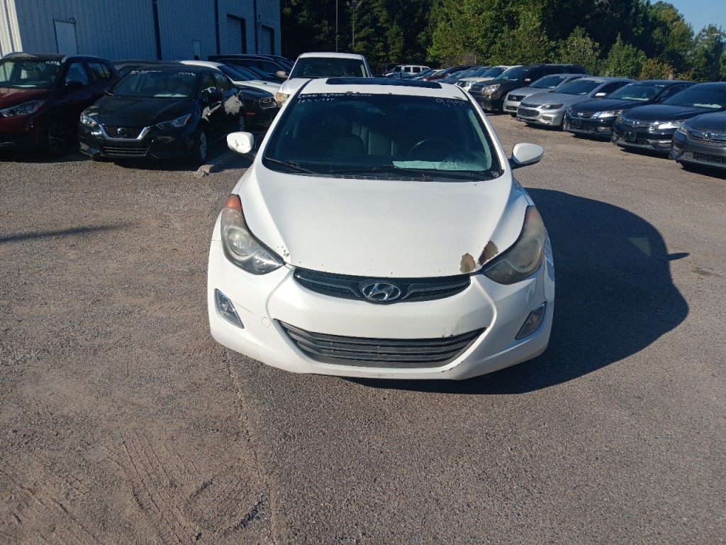 2013 Hyundai Elantra Image 2