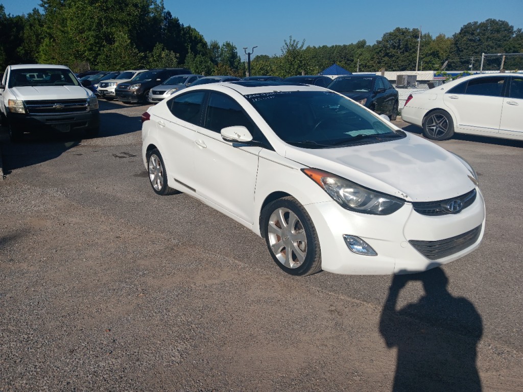 2013 Hyundai Elantra Image 3