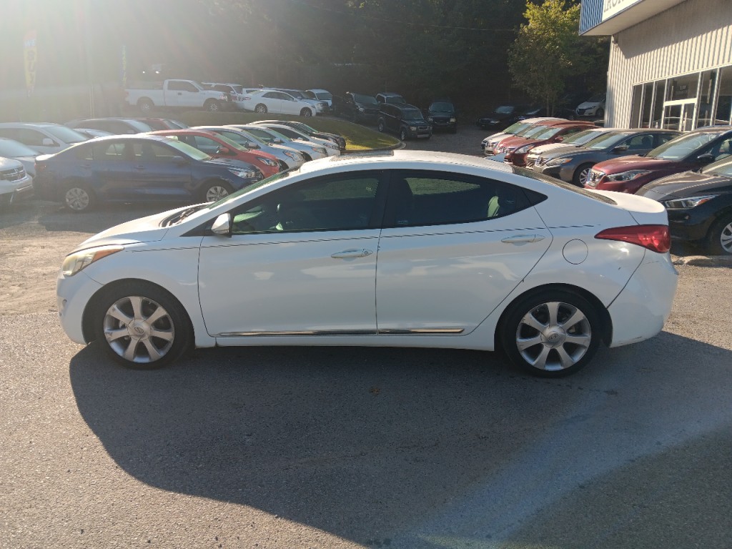 2013 Hyundai Elantra Image 8
