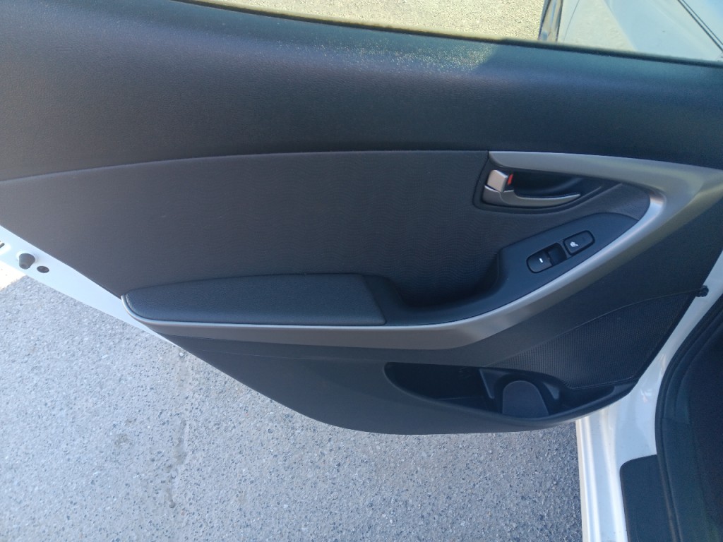 2013 Hyundai Elantra Image 13