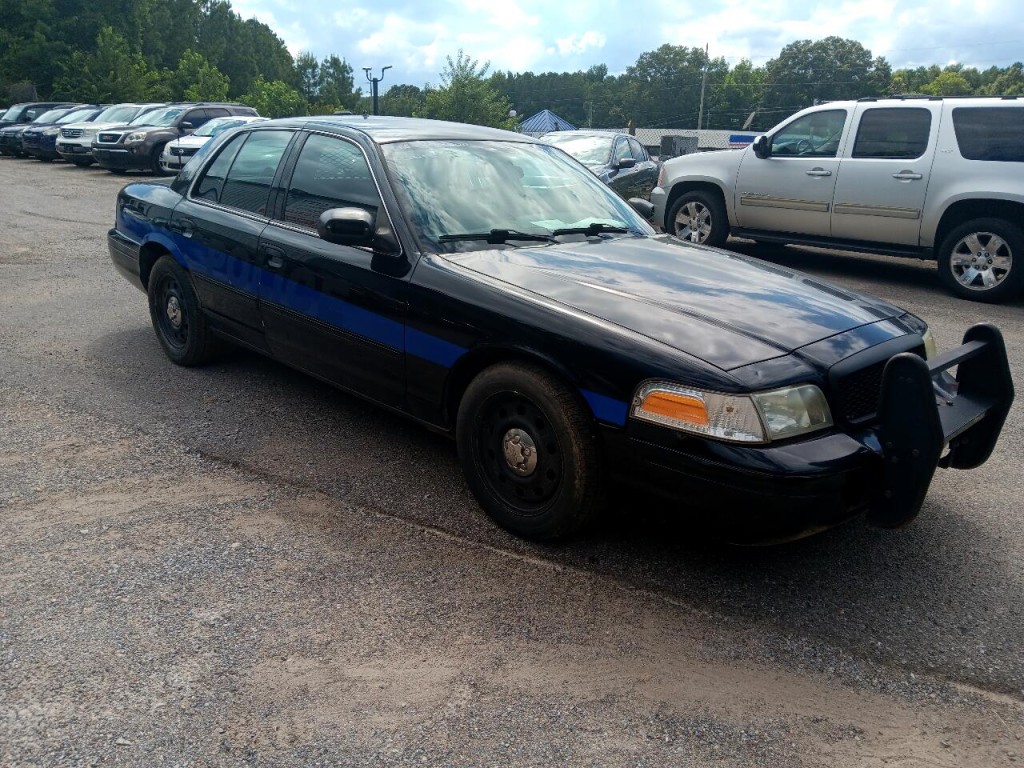 2010 Ford Crown Victoria Image 3