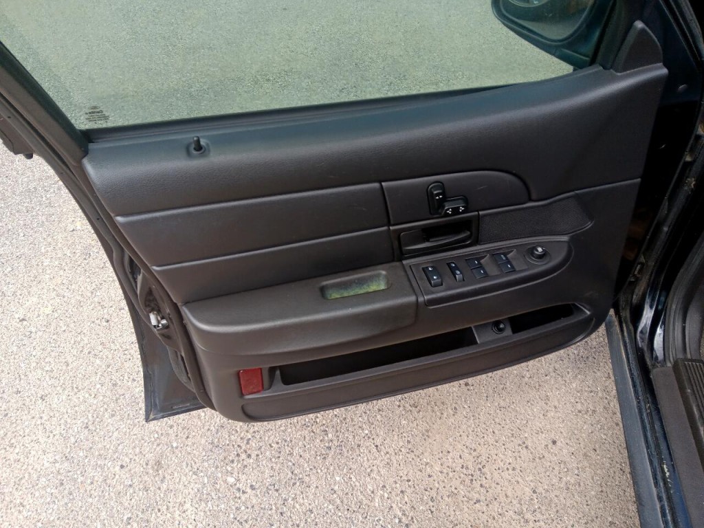 2010 Ford Crown Victoria Image 14