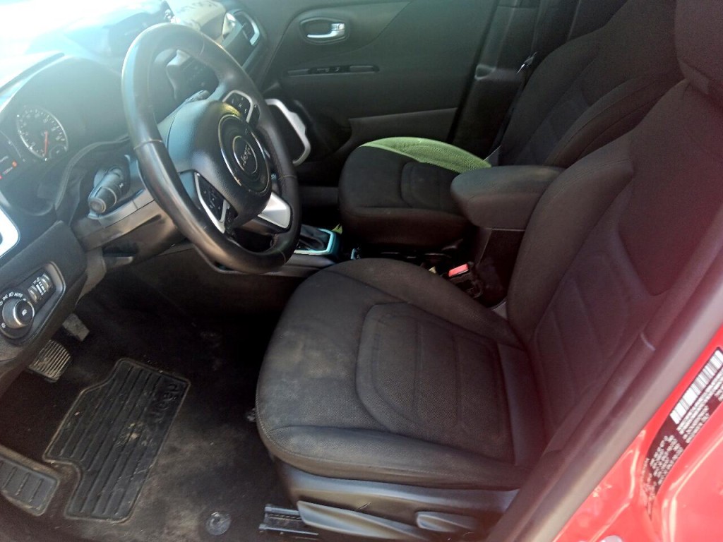 2019 Jeep Renegade Image 16