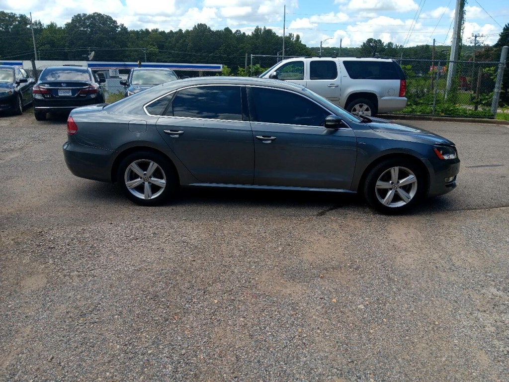 2015 Volkswagen Passat Image 4