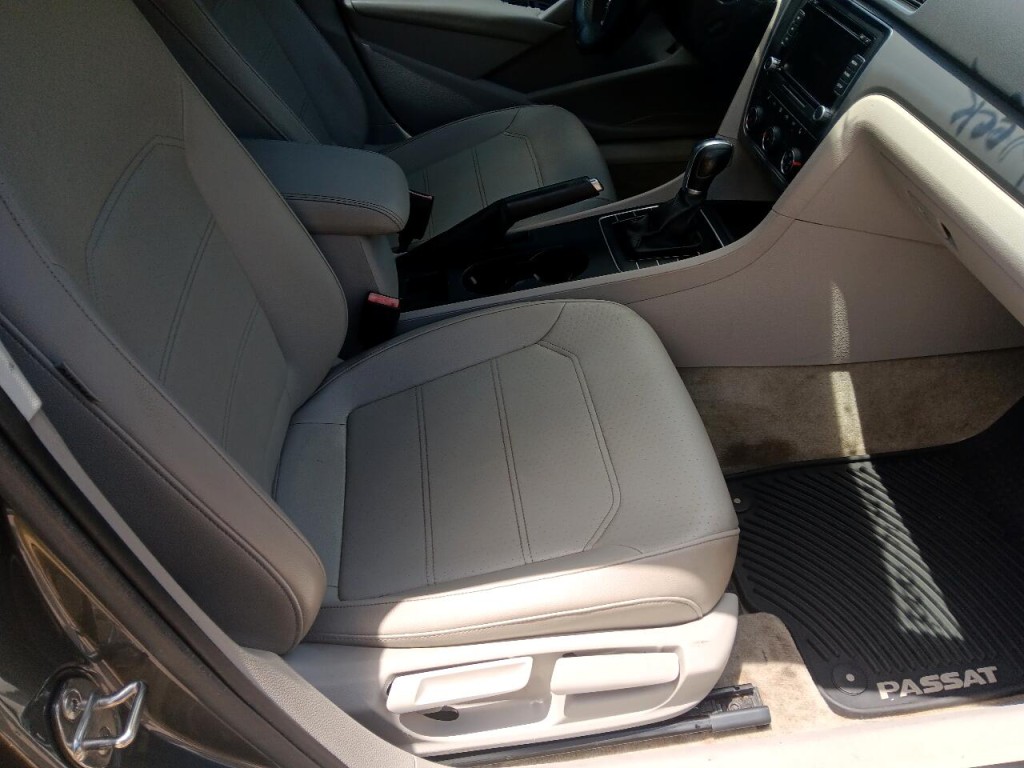 2015 Volkswagen Passat Image 10