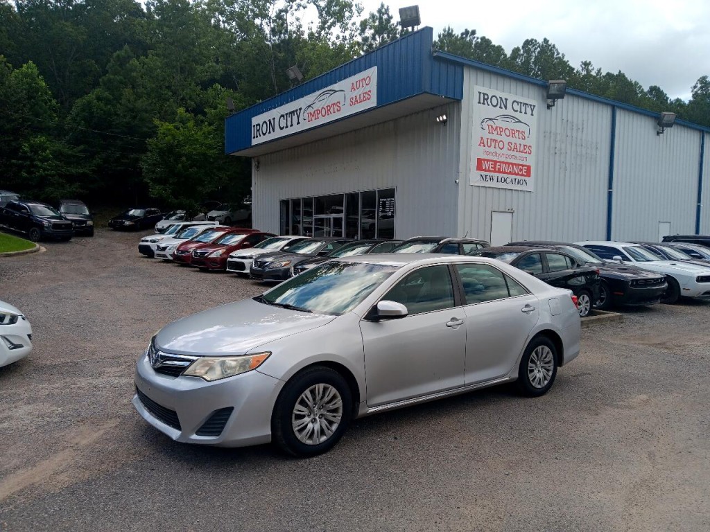 2014 Toyota Camry Image 1