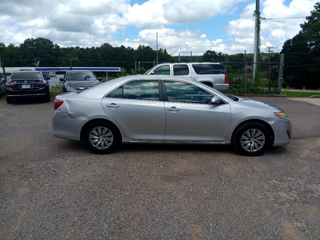 2014 Toyota Camry Image 4