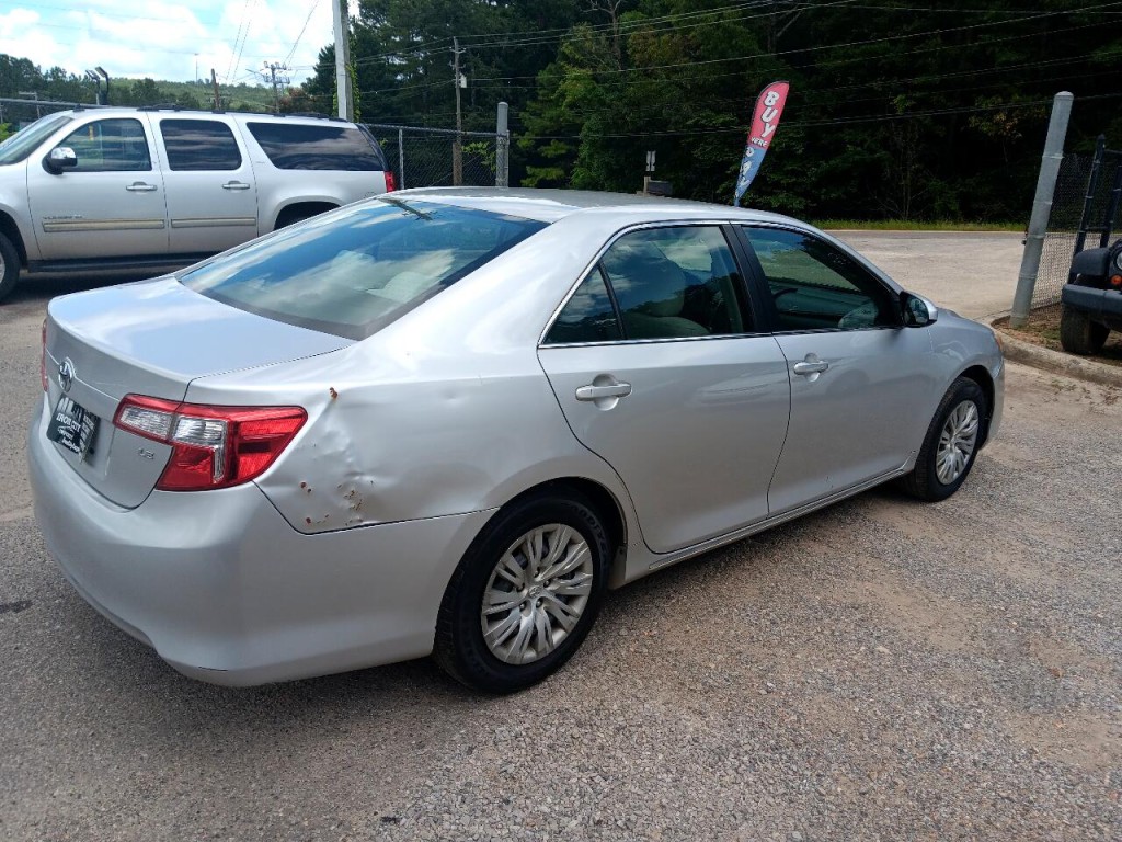 2014 Toyota Camry Image 5