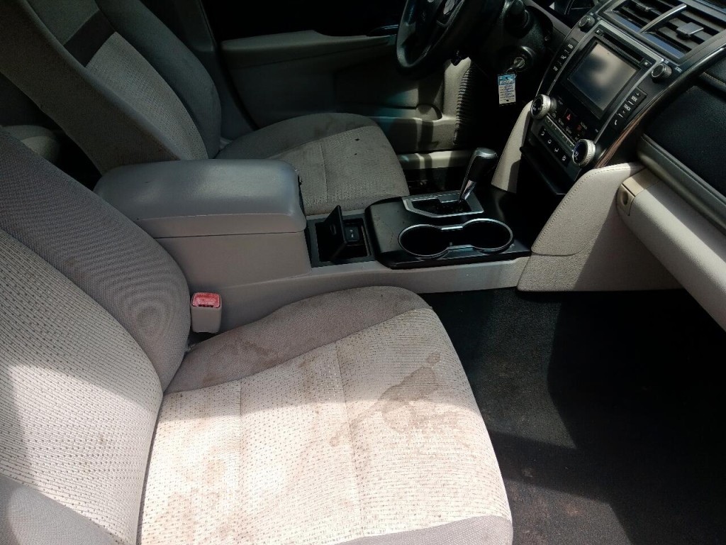 2014 Toyota Camry Image 10