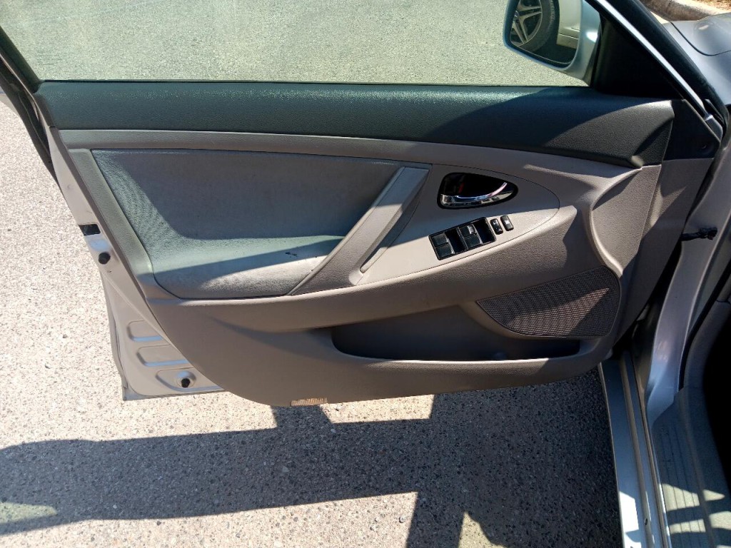 2009 Toyota Camry Image 15