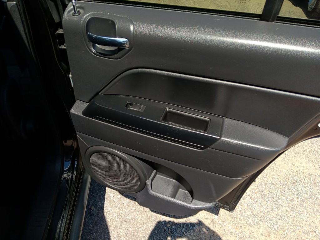 2009 Jeep Compass Image 11