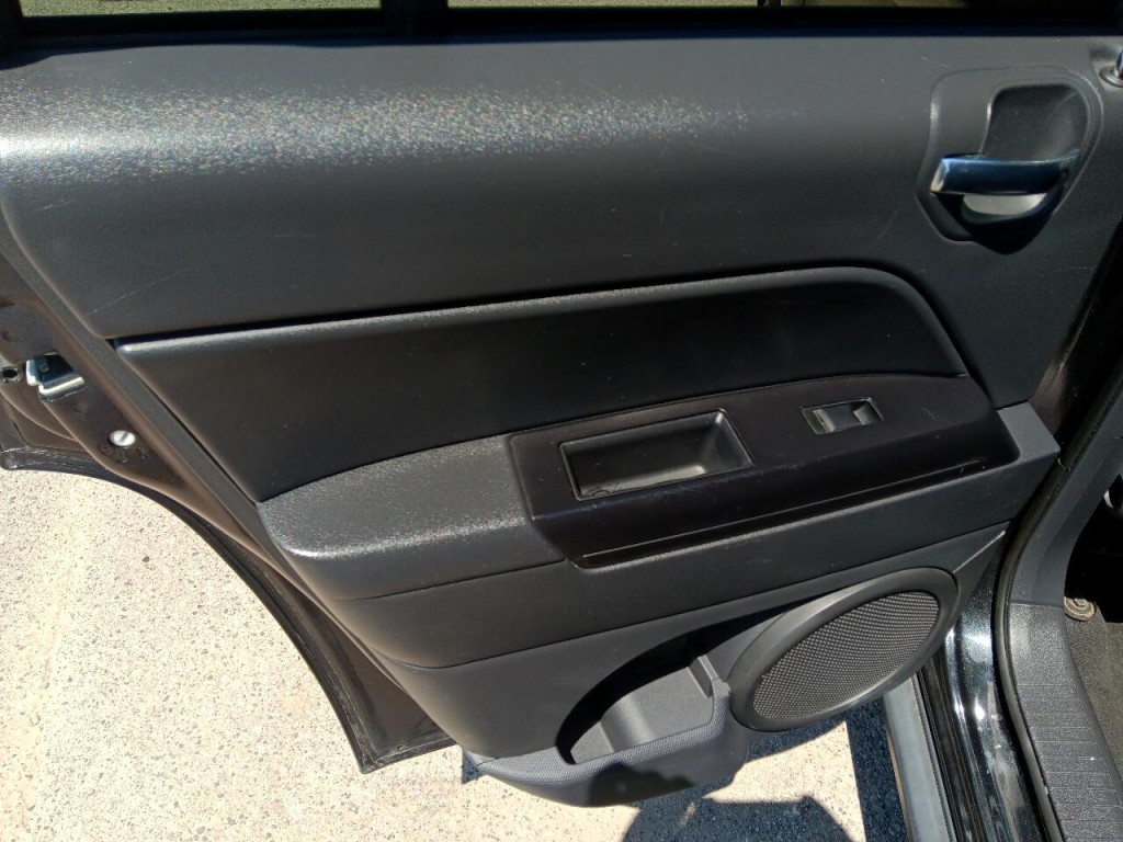 2009 Jeep Compass Image 13