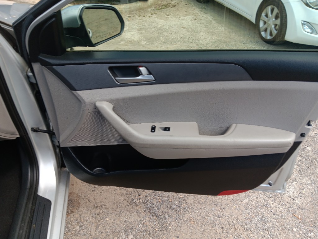2016 Hyundai Sonata Image 9