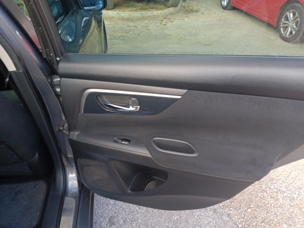 2014 Nissan Altima Image 10