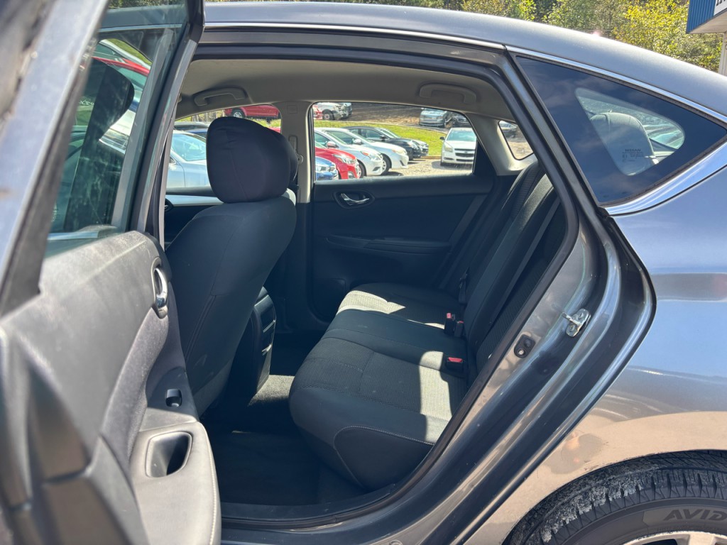 2016 Nissan Sentra Image 8