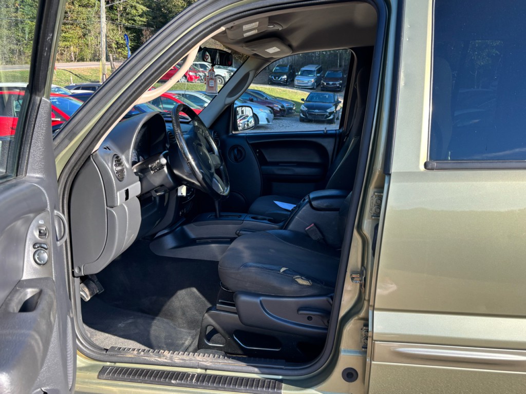 2002 Jeep Liberty Image 6
