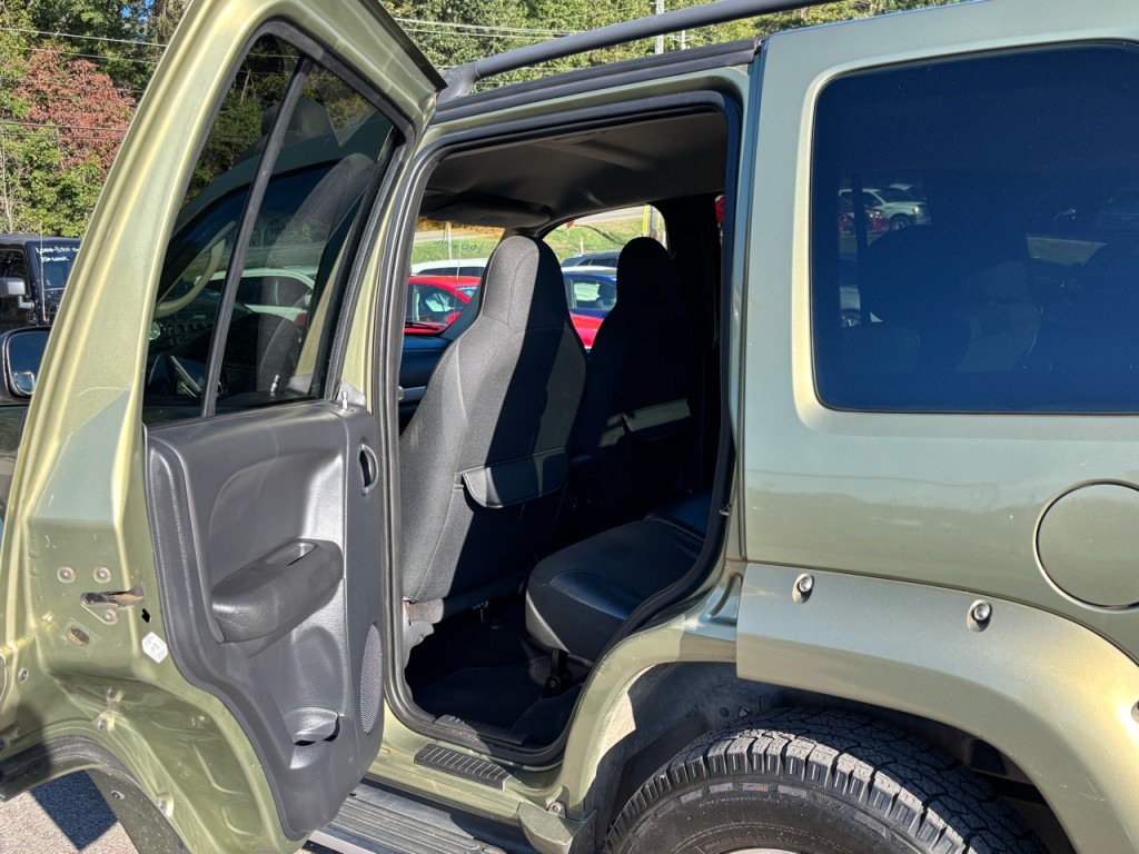 2002 Jeep Liberty Image 7