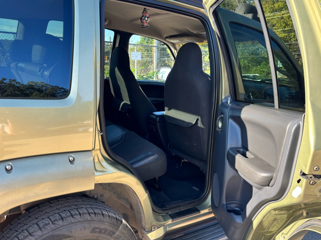 2002 Jeep Liberty Image 10