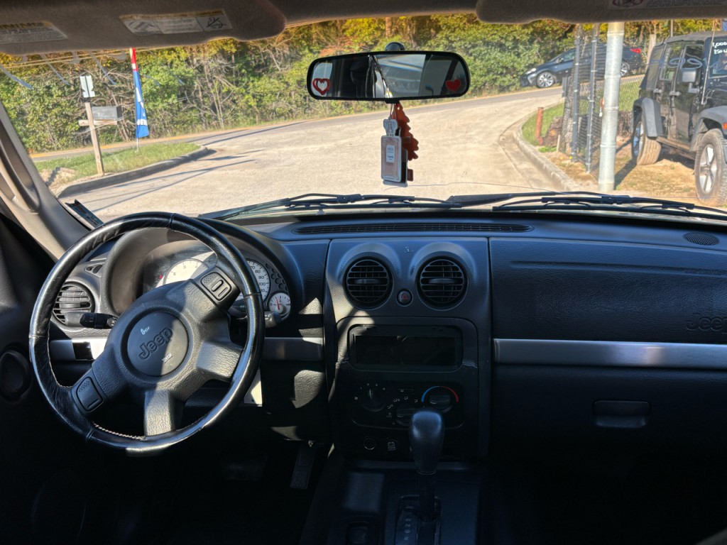 2002 Jeep Liberty Image 11