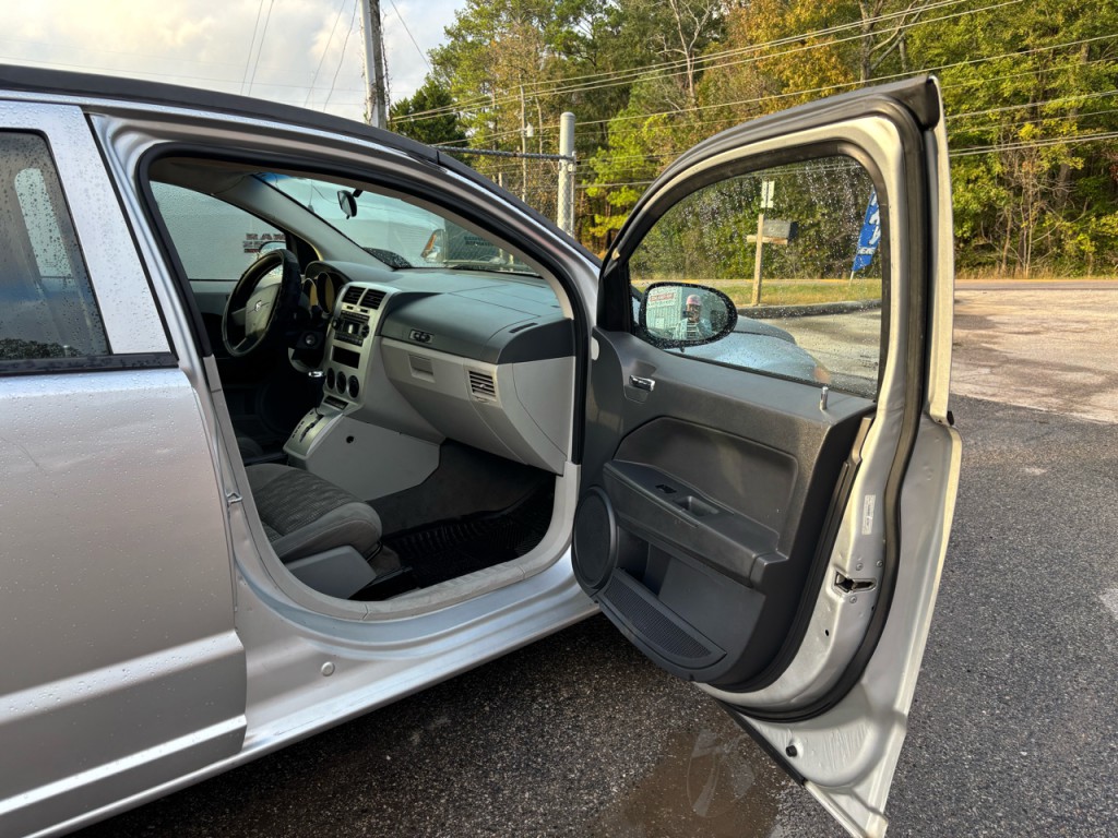2007 Dodge Caliber Image 9