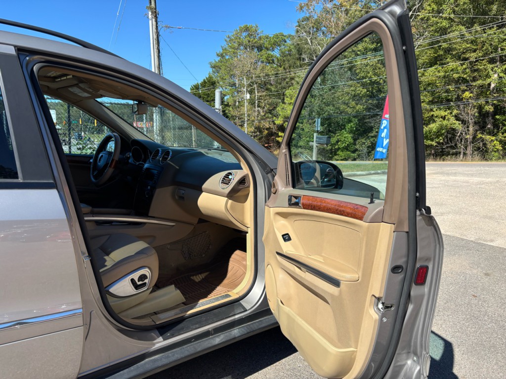 2008 Mercedes-Benz M-Class Image 10