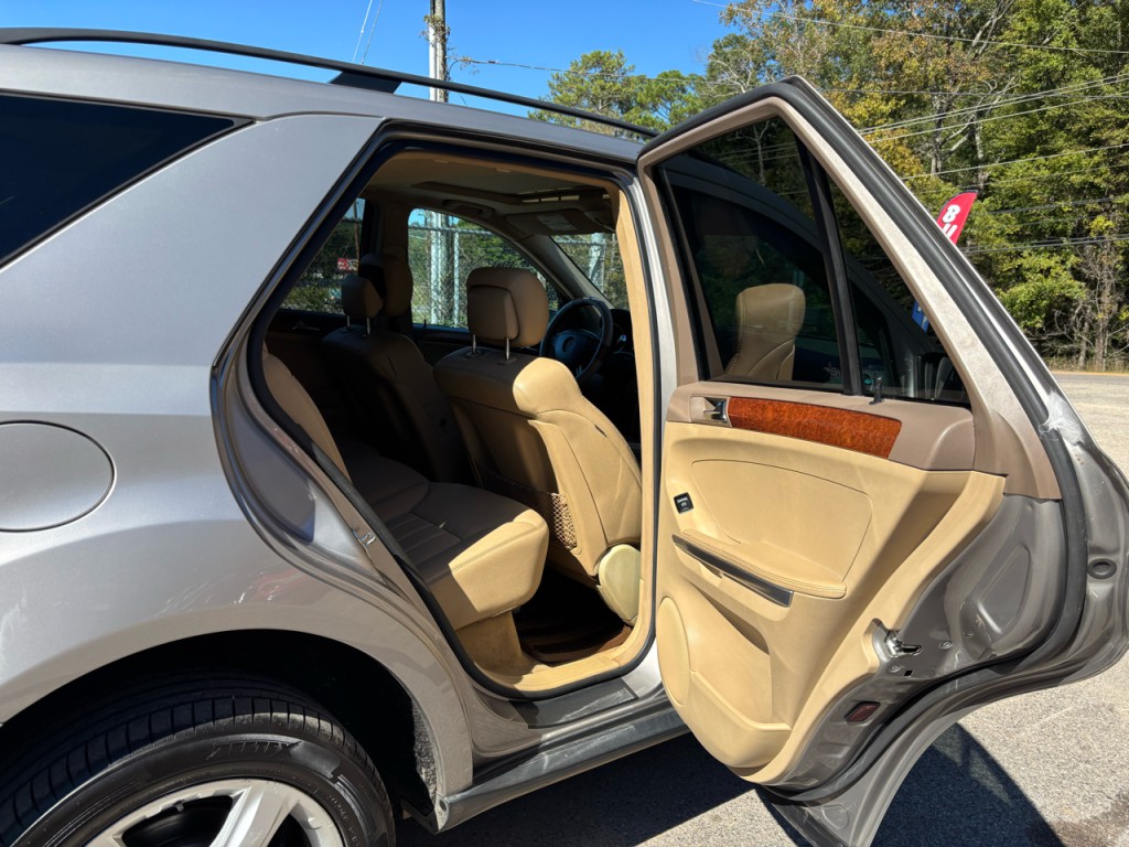 2008 Mercedes-Benz M-Class Image 11