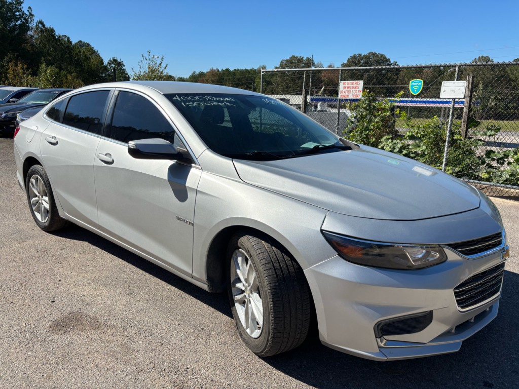 2018 Chevrolet Malibu Image 2