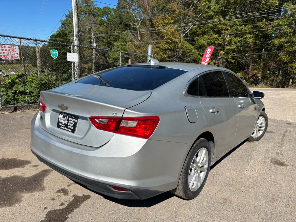 2018 Chevrolet Malibu Image 3