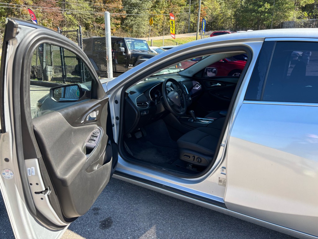 2018 Chevrolet Malibu Image 5