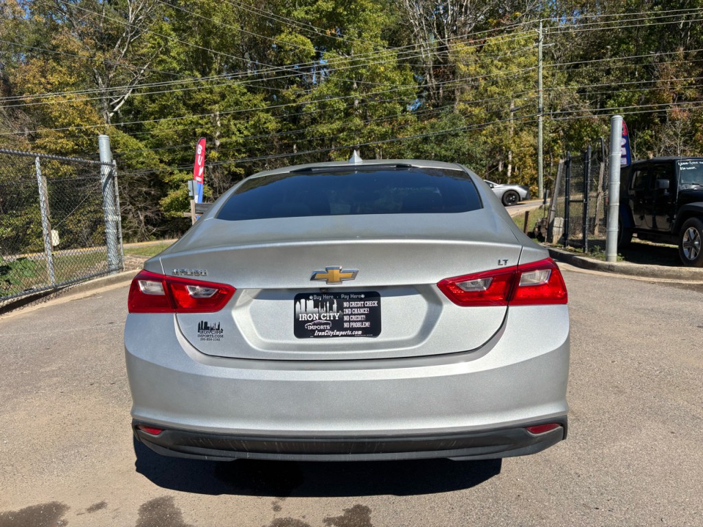 2018 Chevrolet Malibu Image 9