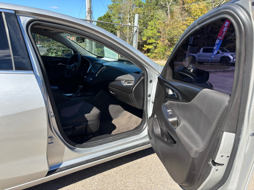 2018 Chevrolet Malibu Image 10