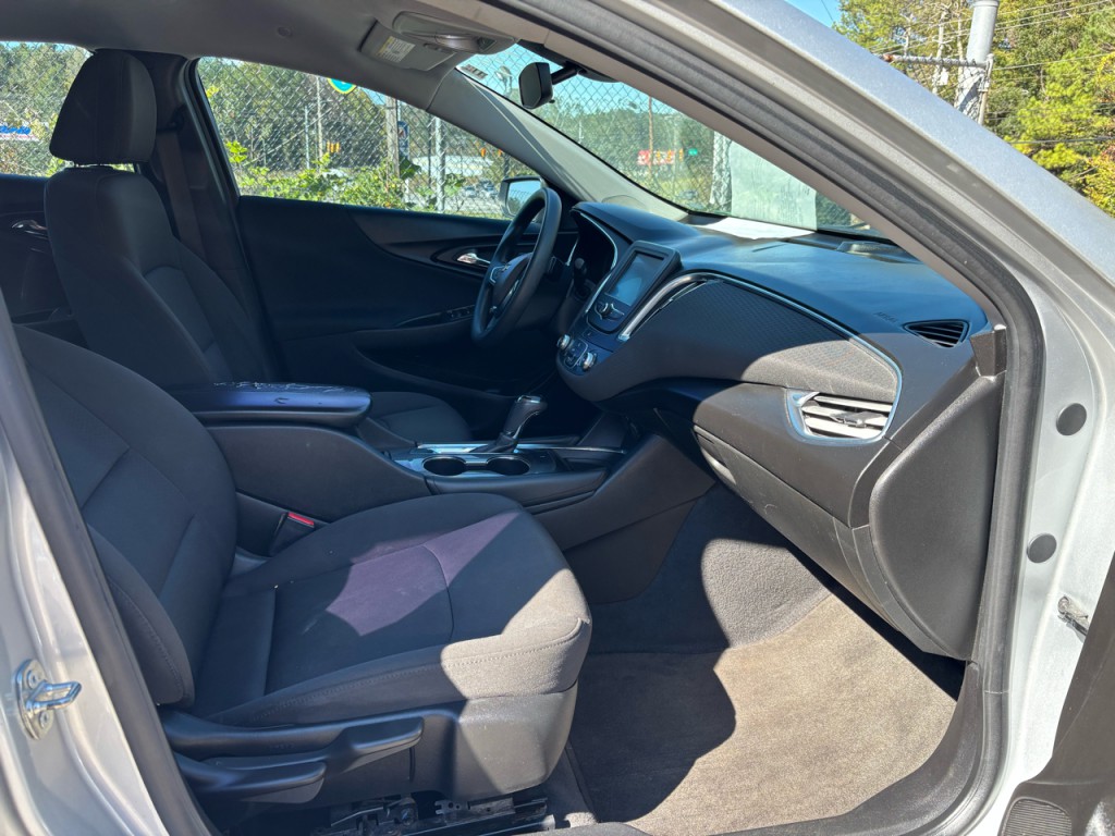 2018 Chevrolet Malibu Image 11
