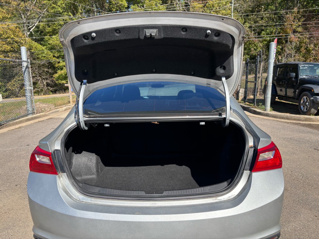 2018 Chevrolet Malibu Image 14