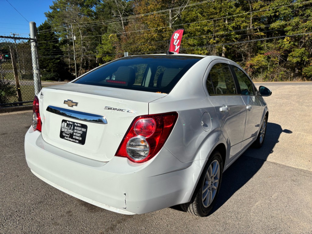 2013 Chevrolet Sonic Image 3