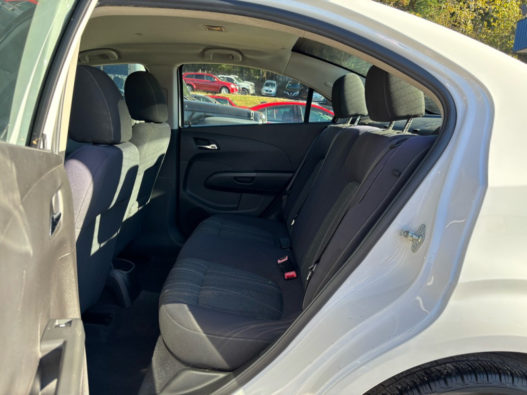 2013 Chevrolet Sonic Image 8