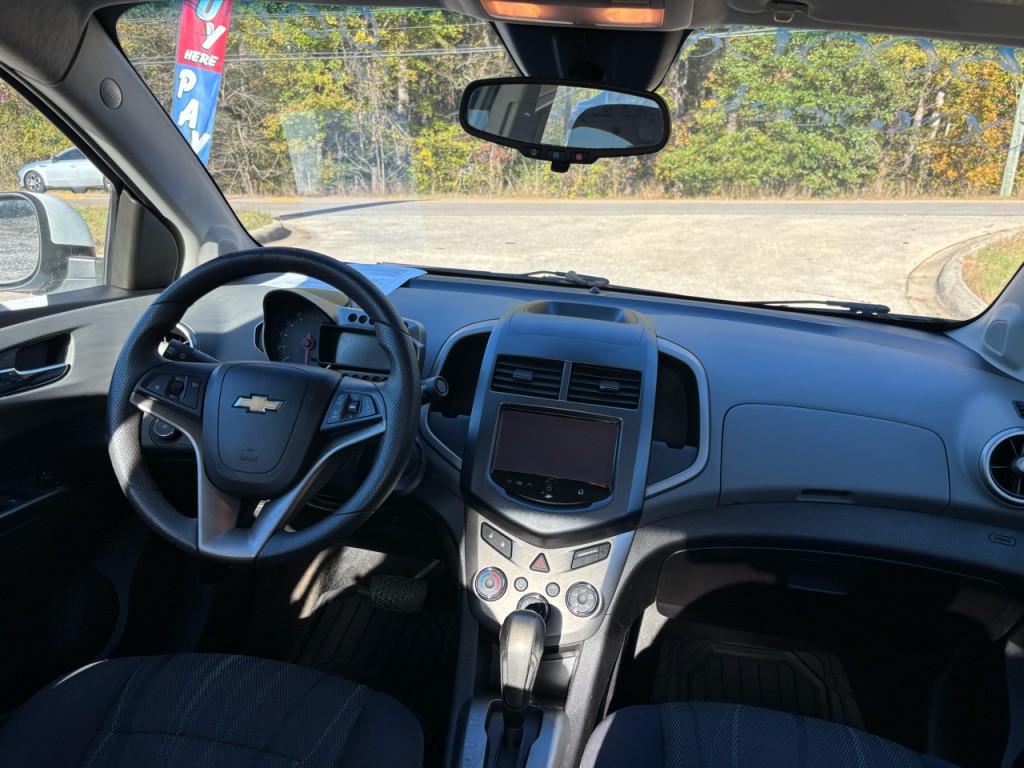 2013 Chevrolet Sonic Image 12