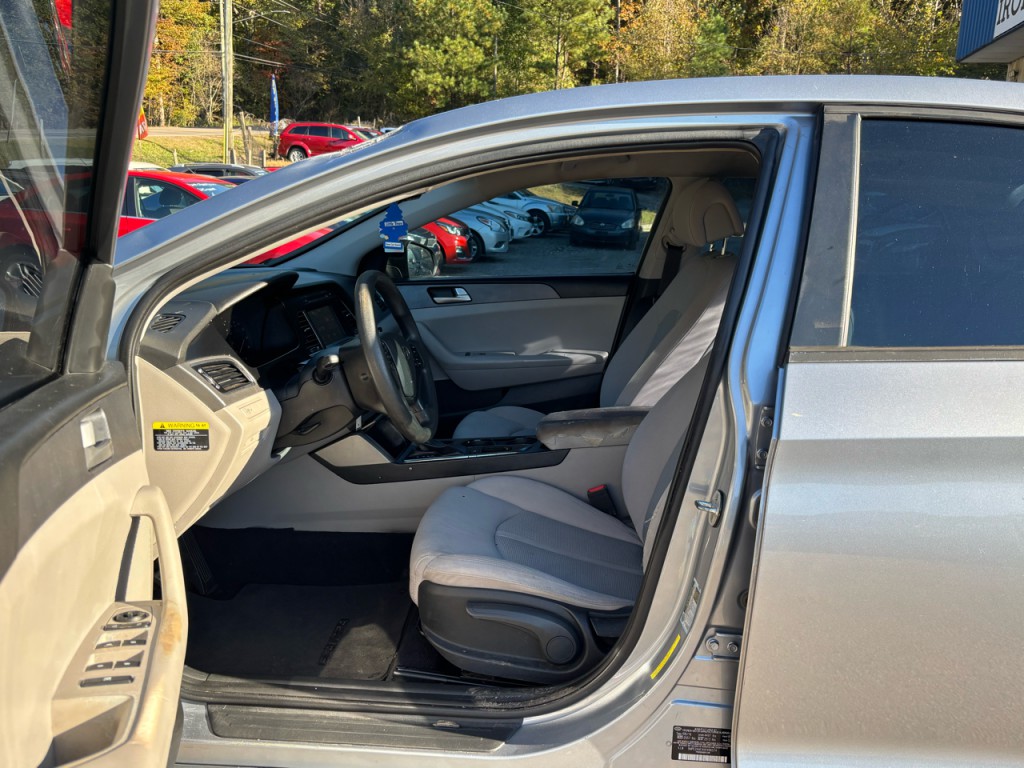 2017 Hyundai Sonata Image 6