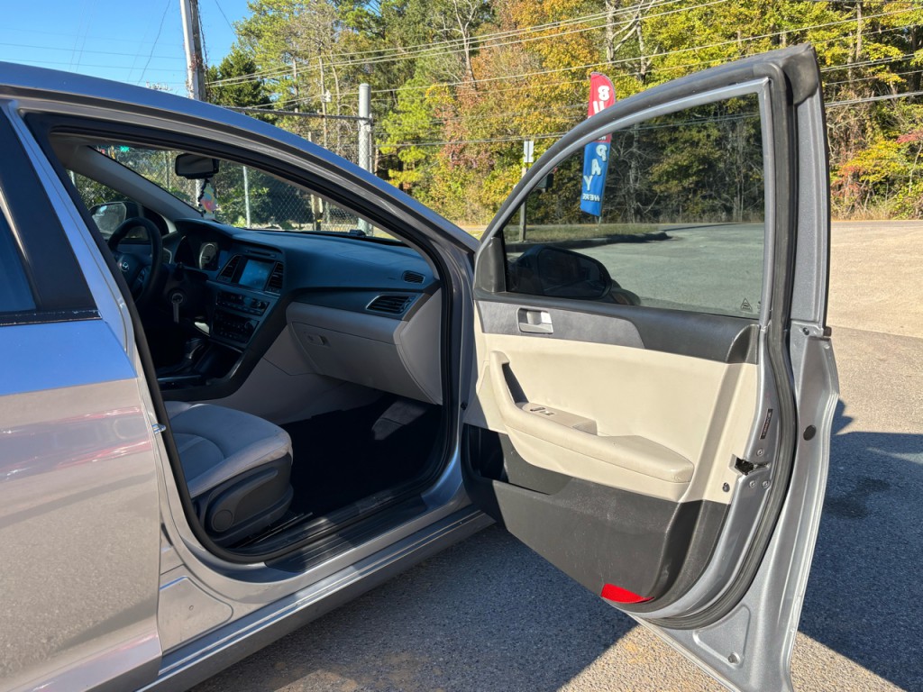 2017 Hyundai Sonata Image 9