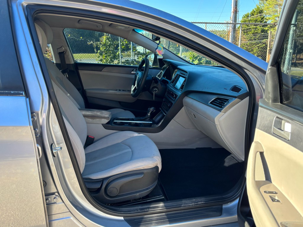 2017 Hyundai Sonata Image 10