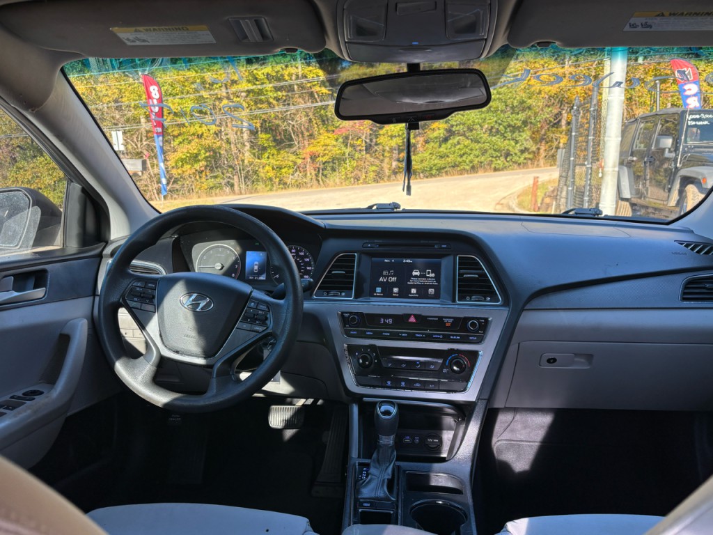 2017 Hyundai Sonata Image 12