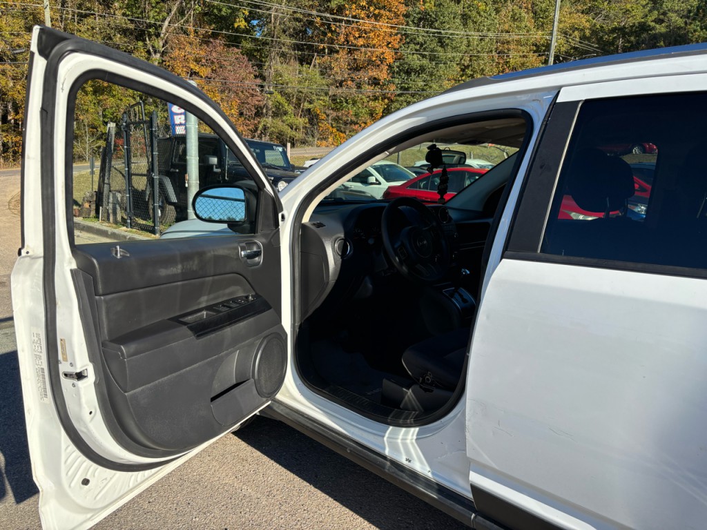 2012 Jeep Compass Image 5