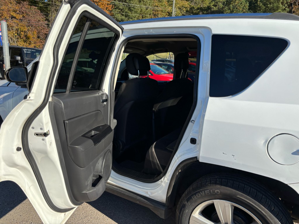 2012 Jeep Compass Image 7