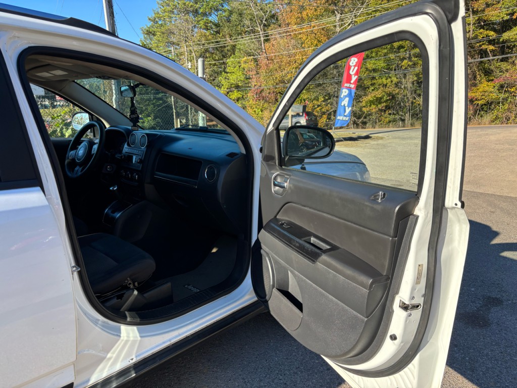 2012 Jeep Compass Image 9